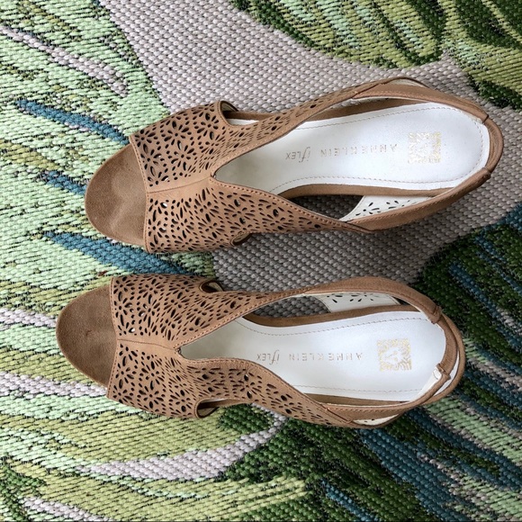 Anne Klein • Akolisa Keyhole Leather Wedge Sandals - Picture 7 of 7